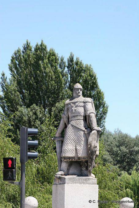 Estátua de Diego Rodrigues, puente de San Pablo, Burgos - Espanha