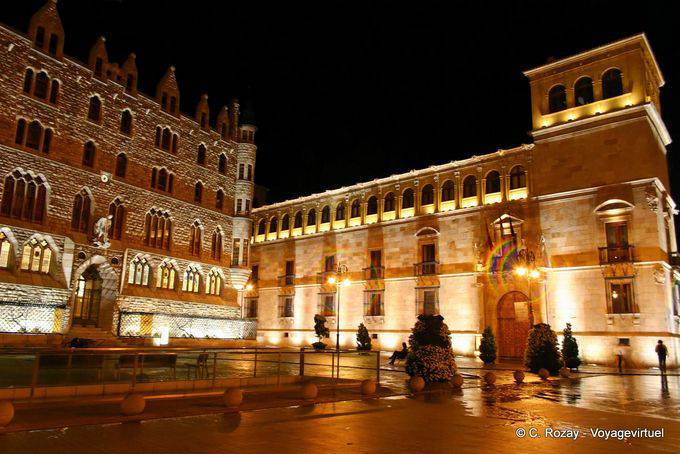 León, de noite, Plaza San Marcelo Diputación - Espanha