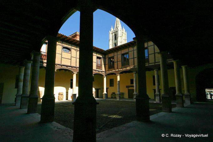 Bispado de Leon, Plaza de Regla, 7, León - Espanha