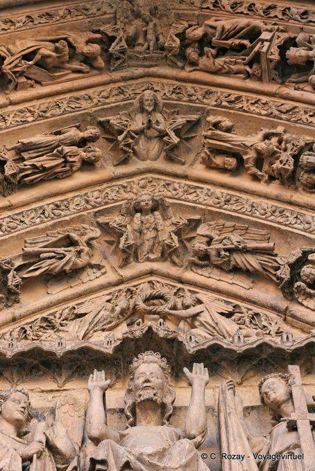 Cristo mostrando seus estigmas, Portada del Juicio Final, Catedral de León - Espanha