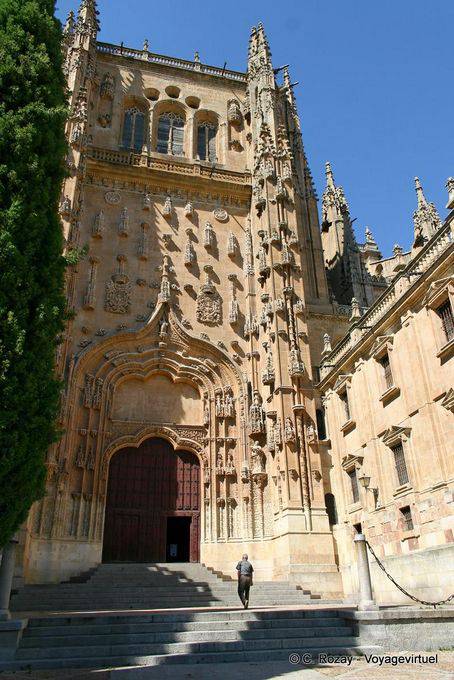 Porte d'Acre após o Patio Chico, Catedral Vieja, Salamanca - Espanha