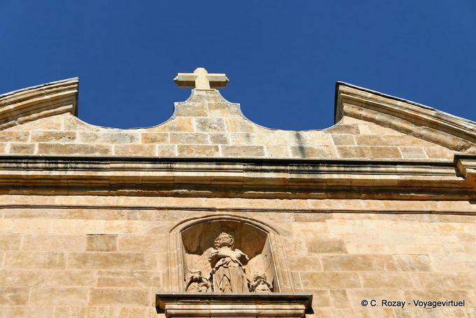 Rainha para a cruz, Calle Zamora, Salamanca - Espanha