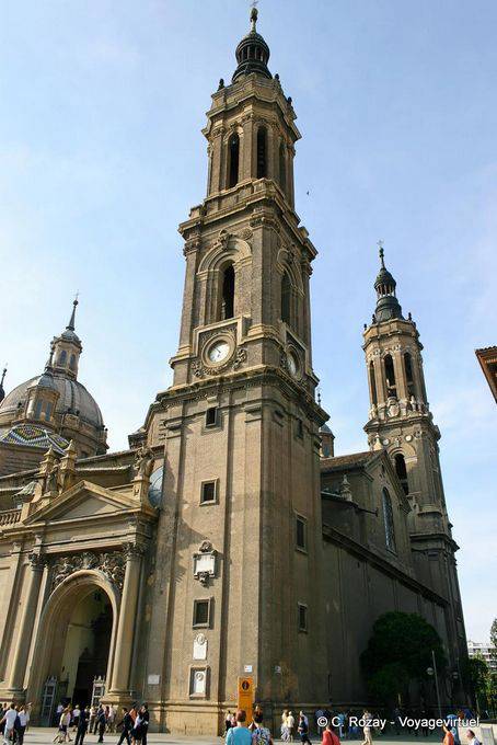 Spiers da Basílica de Nuestra Señora del Pilar, Zaragoza - Espanha