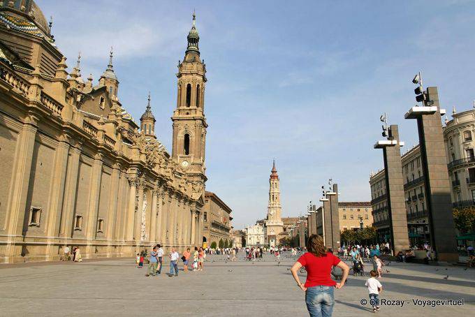 Zaragoza, panorâmica Plaza del Pilar - Espanha