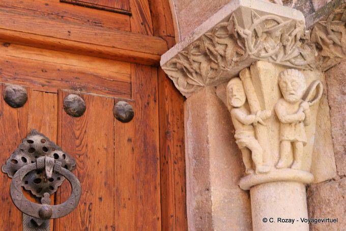 Pilar da Aldrava torturado e porta batedor, Segovia - Espanha