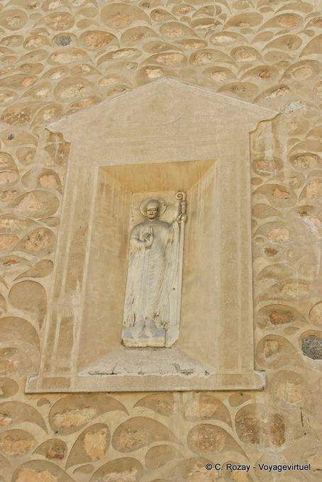 Nicho religioso em uma parede, Segovia - Espanha