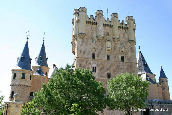 Alcazar, outra visão do Juan Tower 2, Segovia - Espanha