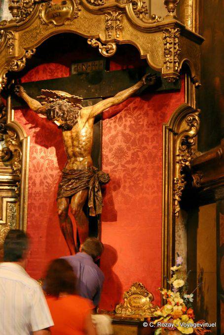 A devoção a Cristo na Cruz-Catedral Basílica de Nuestra Señora del Pilar, Zaragoza - Espanha