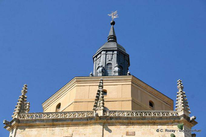 Trombeta do anjo, no topo da catedral, Segovia - Espanha