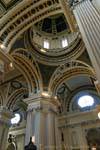 A cúpula da nave da Epístola, no interior da Basílica del Pilar, Zaragoza, Espanha.