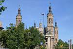Zaragoza, vista para o exterior da Basílica del Pilar, Espanha.