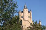 Alcázar de Segóvia, construída sobre uma rocha escavados pelos rios Eresma e Clamores, Espanha.