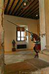 Armadura do cavalo e lança, sala do Palácio Velho, Segovia Alcazar, Espanha.