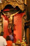 A devoção a Cristo na Cruz-Catedral Basílica de Nuestra Señora del Pilar, Zaragoza, Espanha.