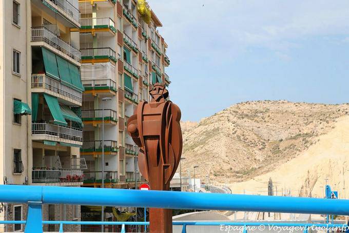 Estátua de ferro moderna, Rambla, Alicante - Espanha