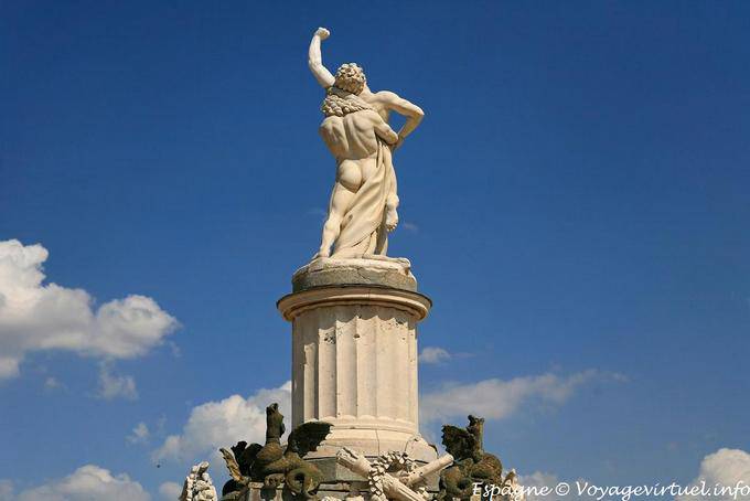 Retrovisor de fuente de Hércules, Aranjuez Jardin del Parterre - Espanha