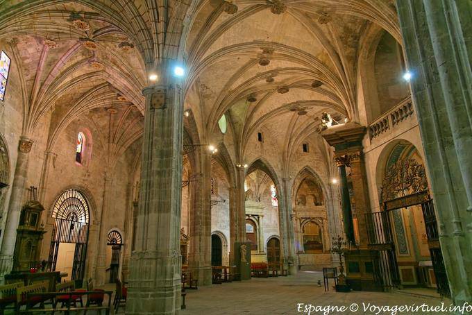 Cuenca, NS Catedral de Gracia, por trás do altar - Espanha