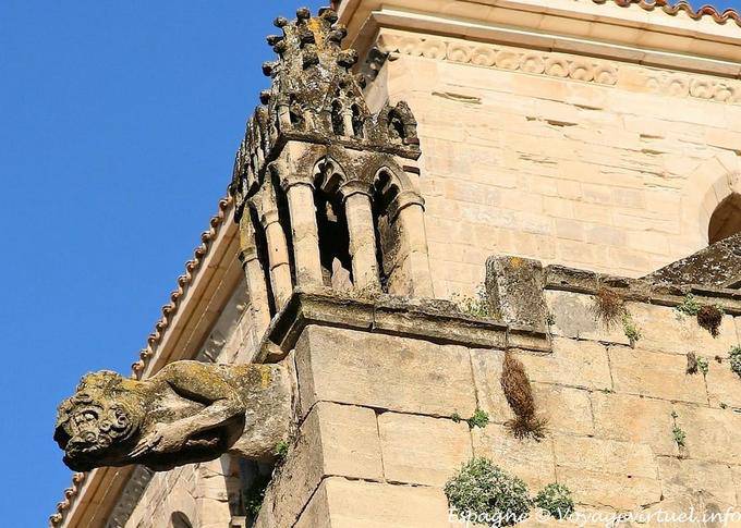 Cuenca, NS Catedral de Gracia, monstro gárgula - Espanha