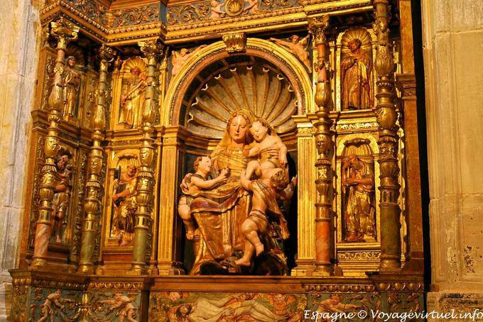 Cuenca, NS Catedral de Gracia, Virgin e medalhas de ouro - Espanha