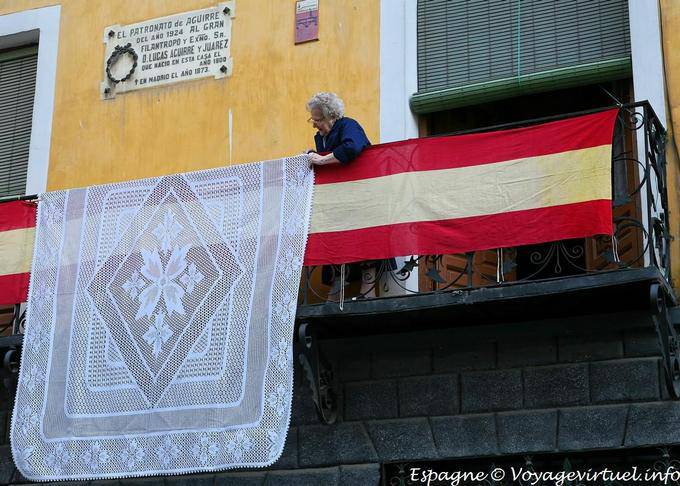 Cuenca, a preparação da procissão - Espanha