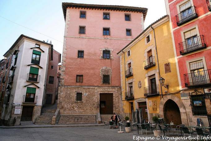 Cuenca, na Plaza Mayor - Espanha