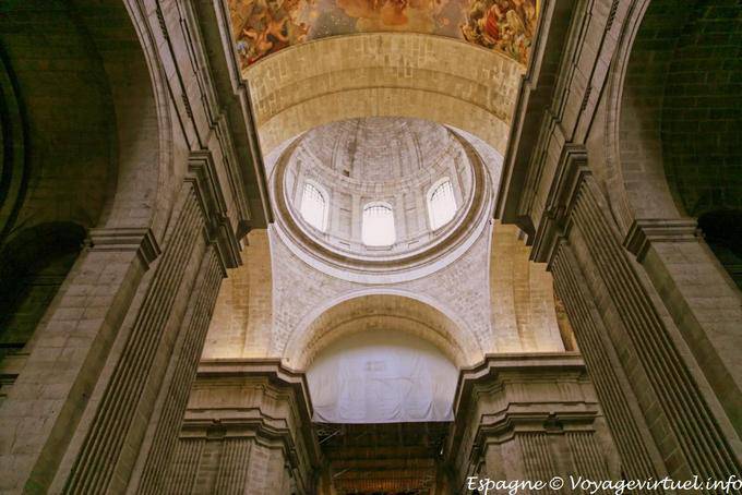 Escorial, Cupola Basilica (Unauthorized Pic) - Espanha