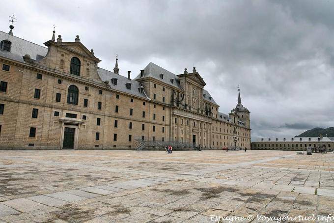 Escorial, fachada principal do Mosteiro - Espanha