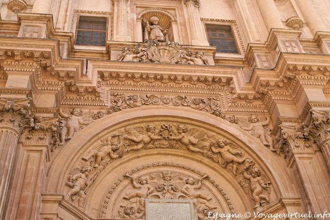 Lorca, detalhe da fachada de San Patricio - Espanha
