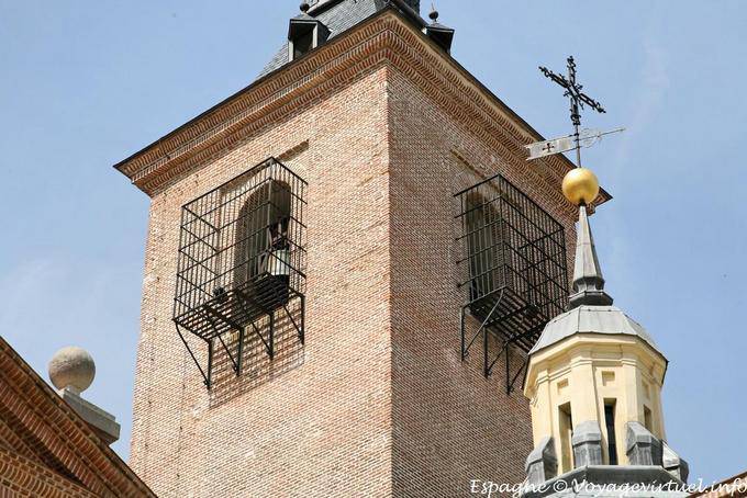 Madrid, Iglesia de San Gines Arenal, close-up no campanário - Espanha