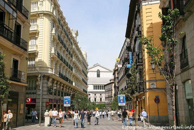 Esquina da Calle Hileras Calle Arenal, Madrid - Espanha