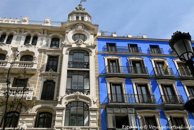 Para 14 Mayor, Calle Mayor, azul e branco, Madrid - Espanha