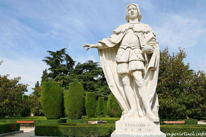 Madrid Jardines de Sabatini, Fernando V - Espanha
