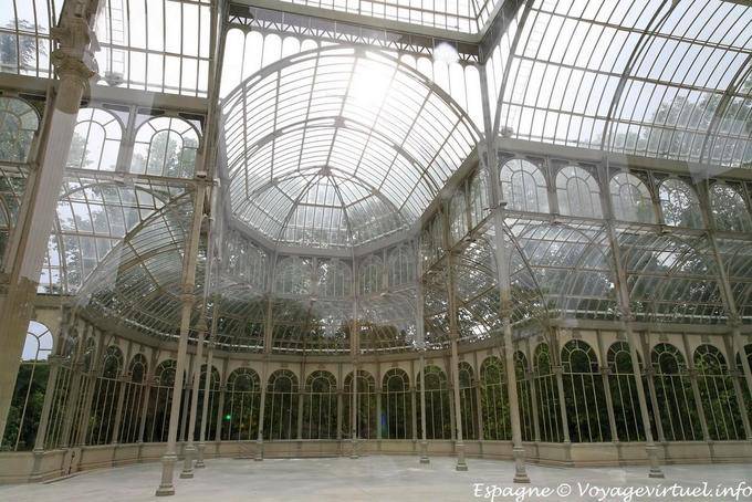 Madrid, Parque del Buen Retiro, no interior do Palácio de Cristal - Espanha