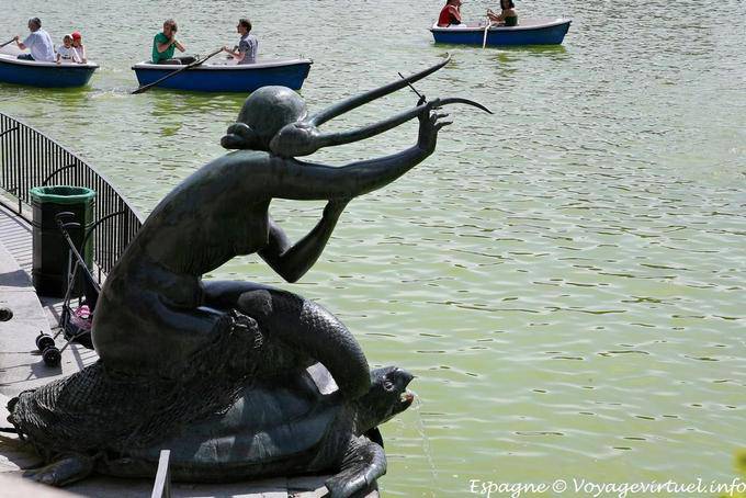 Madrid, Parque del Buen Retiro, um músico em uma tartaruga - Espanha