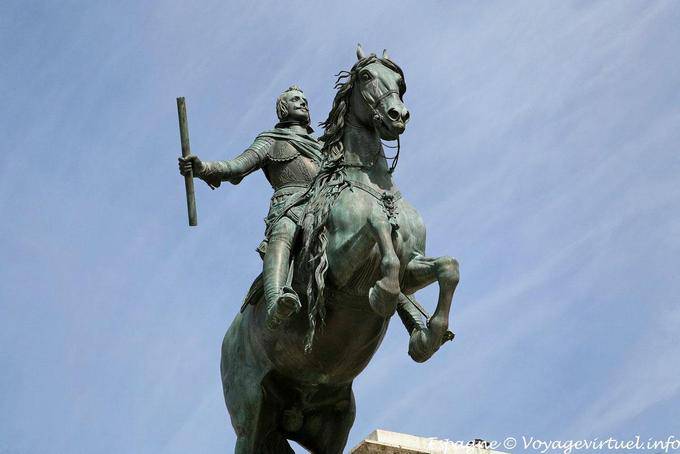 Monumento a Filipe IV, Estátua, Plaza de Oriente, em Madrid - Espanha