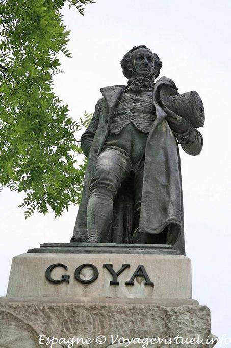 Goya estátua em frente ao Museu do Prado, Madrid - Espanha