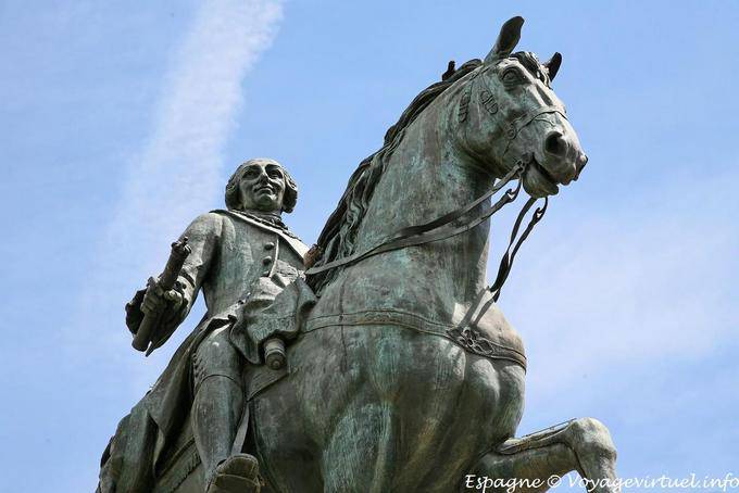 Monumento ao rei Carlos III, Puerta del Sol, Madrid - Espanha