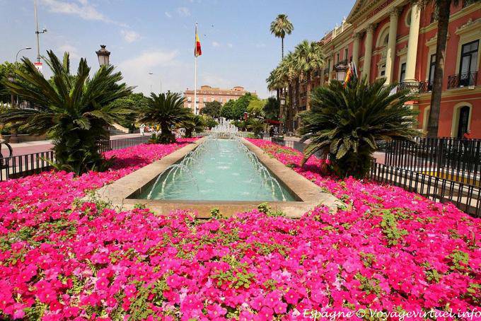 Murcia, jardim em frente à Casa Consistorial - Espanha