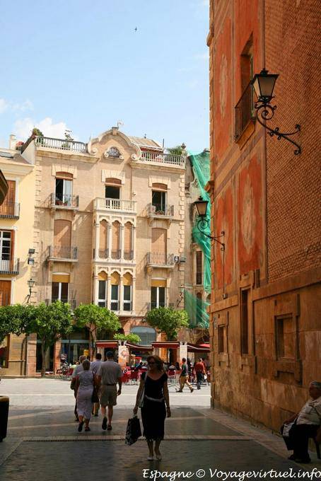 Murcia, andando na sombra - Espanha