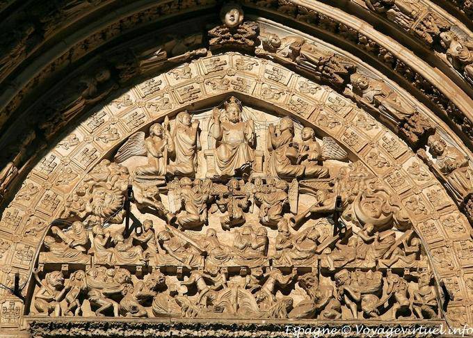 Catedral de Toledo detalhe da fachada - Espanha