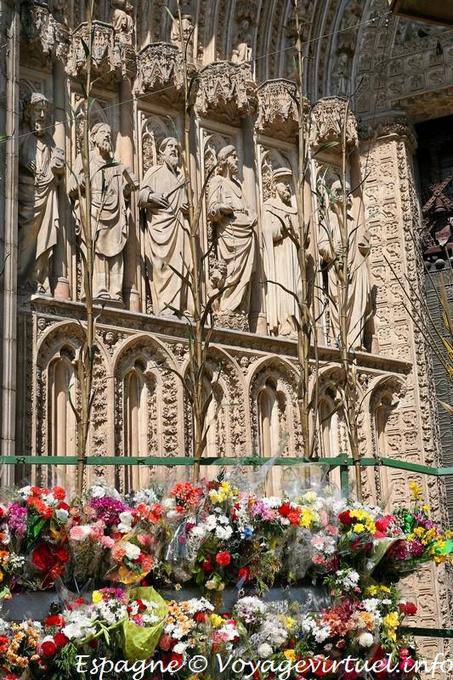 Catedral de Toledo, entrada de close-up - Espanha