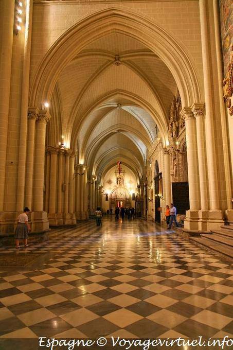 Catedral de Toledo, parte da nave - Espanha