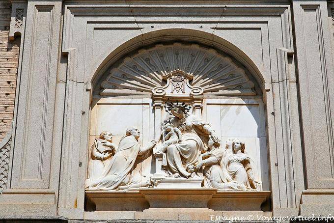 Toledo, detalhe da fachada do convento - Espanha