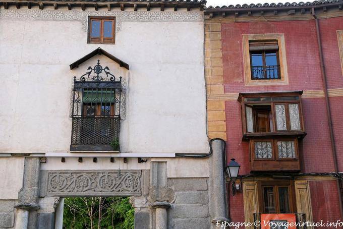 Toledo, contrastando fachadas - Espanha