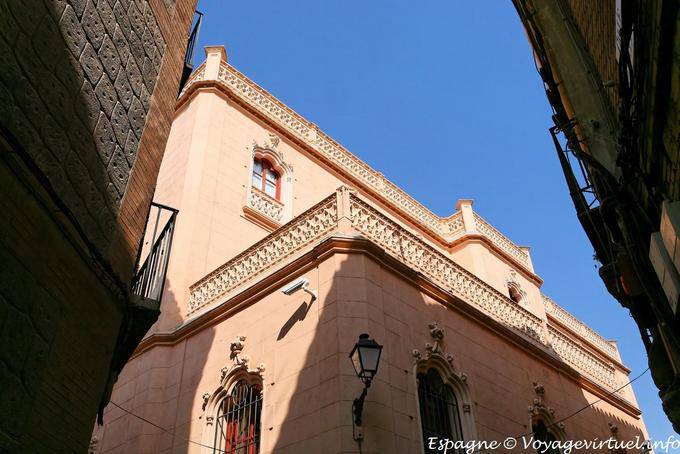 O terraço superior do edifício localizado na esquina da Plaza San Agustin e Calle Recoletos, Toledo - Espanha