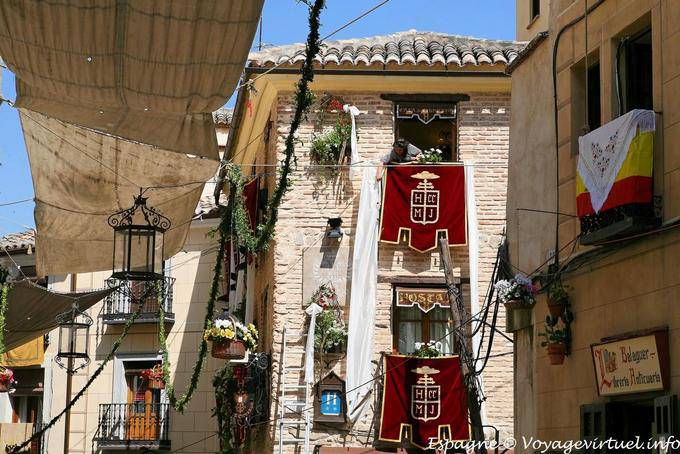 Toledo, preparação festival religioso - Espanha