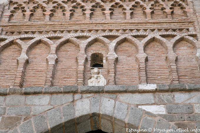Toledo, Puerta del Sol, detalhes arquitetônicos - Espanha