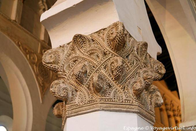 Finesse pilares decorativos, Sinagoga Santa Maria la Blanca, em Toledo - Espanha
