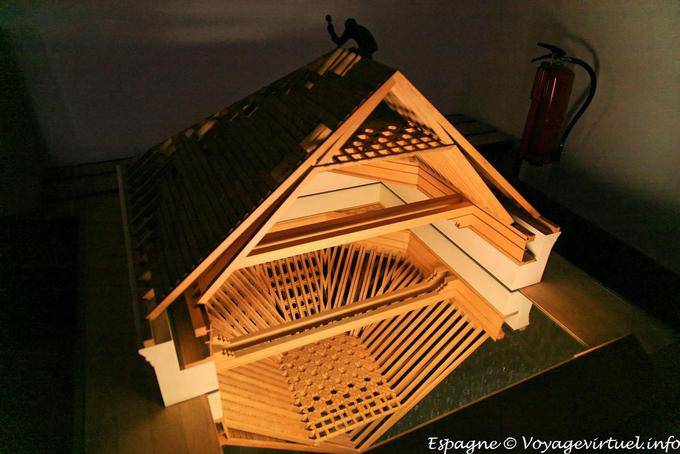 Modelo representando a arquitetura do teto, El Tránsito Sinagoga, Toledo - Espanha