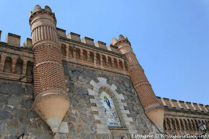 Toledo, torres Bisagra - Espanha